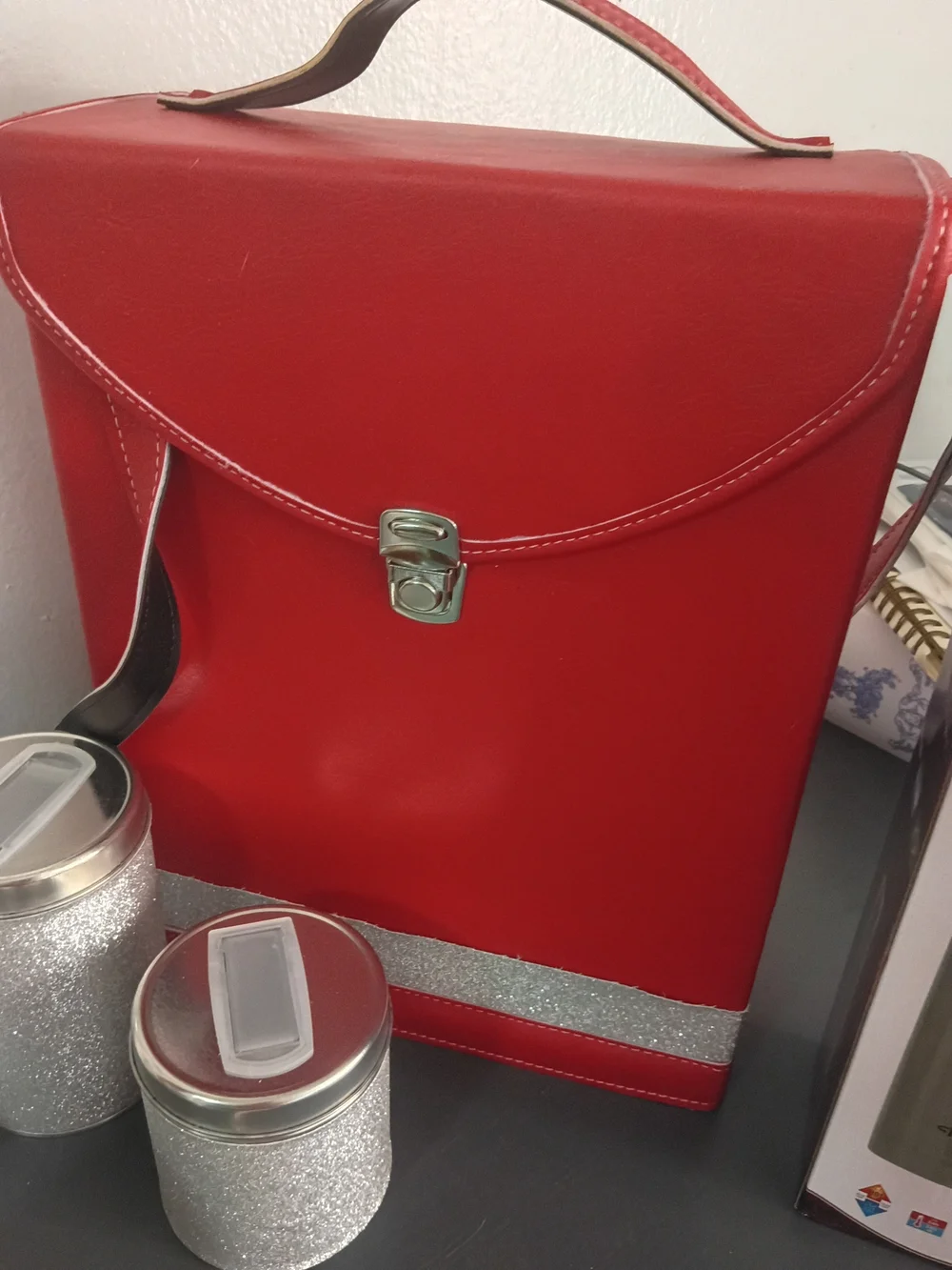Big Star Mate Gourd Equipment Red Tote Beverage Set with Silver Sparkle Accents